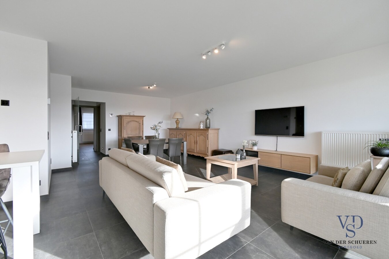 Luxueus, tijdloos wonen in Dikkelvenne. 