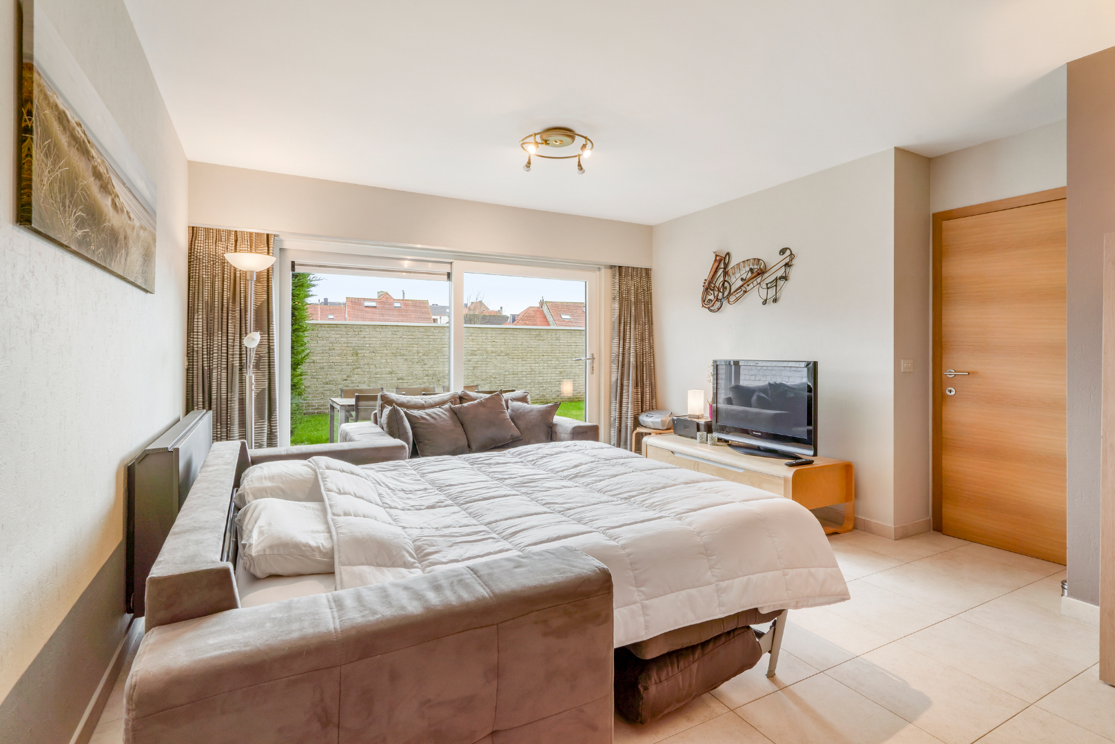 VAKANTIE APPARTEMENT MET ZONNIGE TUIN (VAKANTIEVERHUUR) 