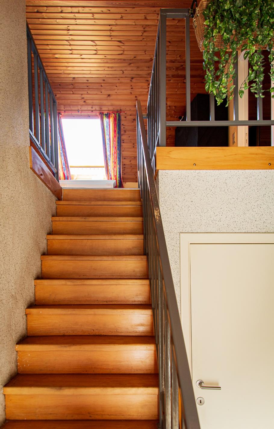 Open bebouwing met  4 (mogelijk 6) slpks  op 1.195 m²  rustig gelegen te Adegem 