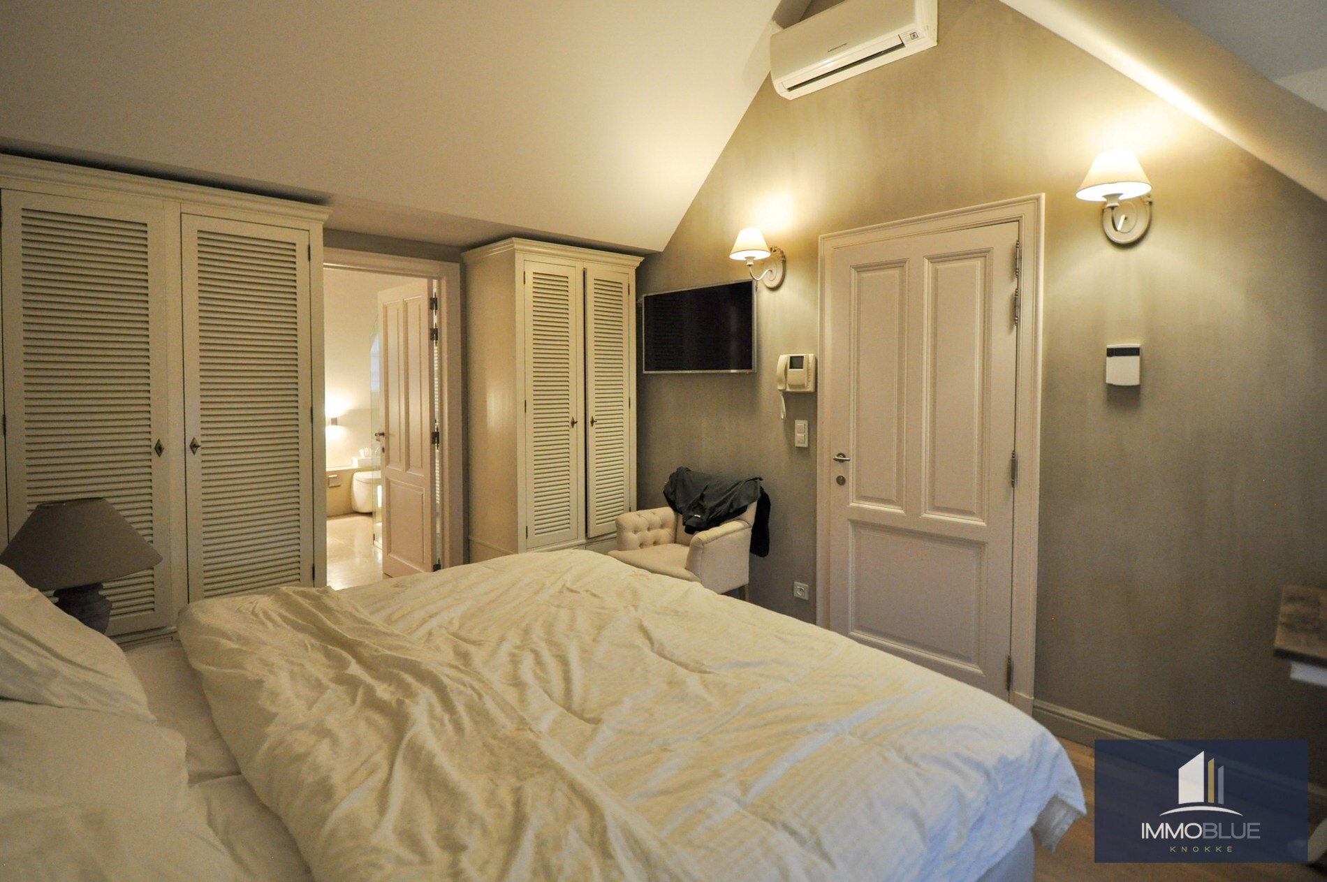 Une villa de charme située dans un quartier résidentiel calme. 