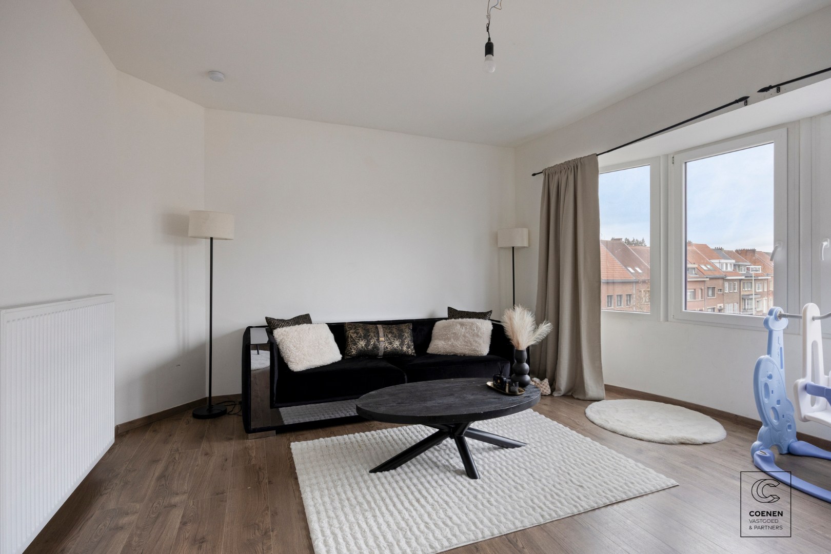 Riante woning, momenteel ingericht als 3 appartement op een schitterende locatie in het centrum van Lier! 