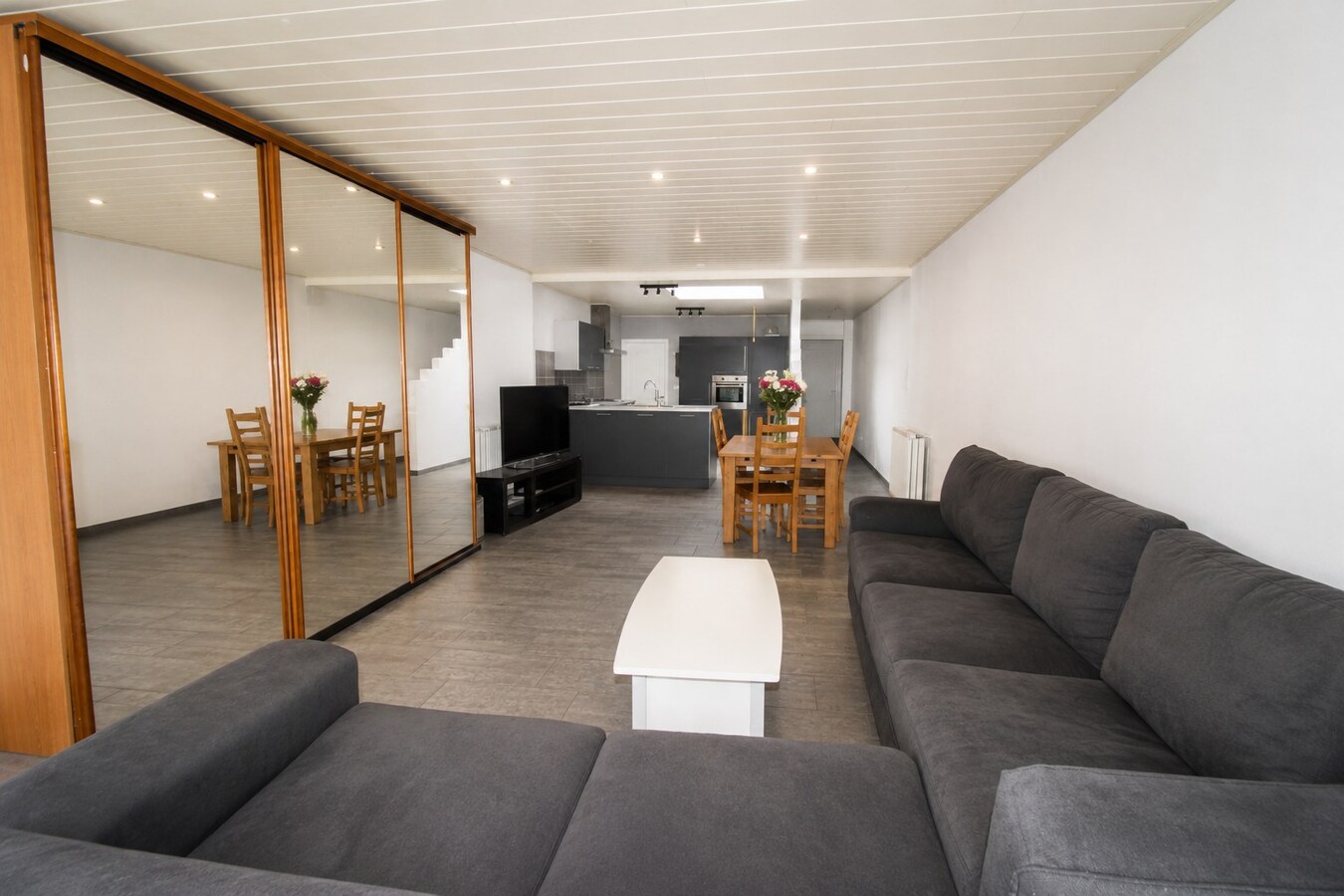 Te koop: Ruime en instapklare gezinswoning met 4 slaapkamers, stadstuin en EPC C in het centrum van Sint-Niklaas 