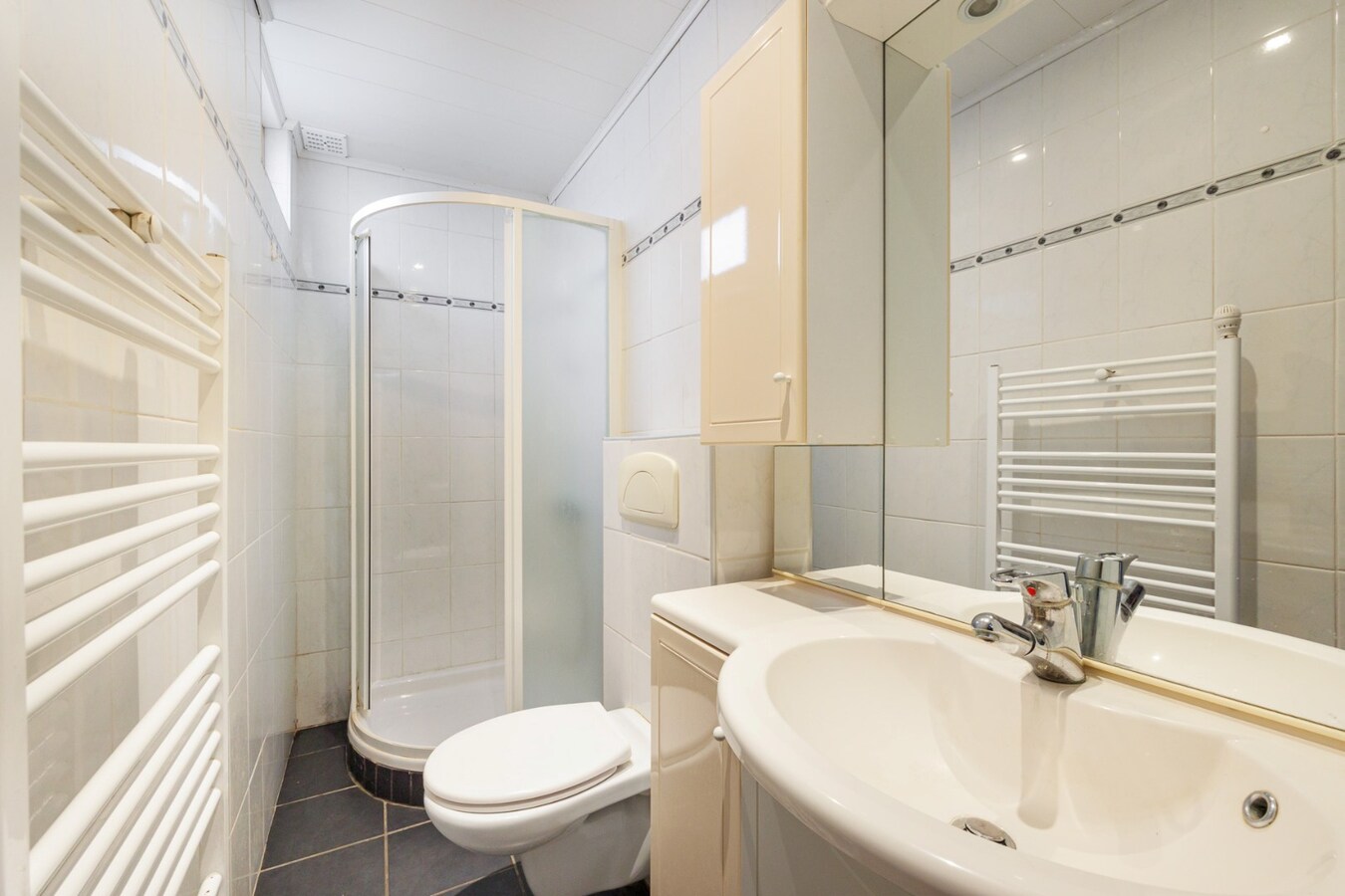 Te renoveren woning met 3 slpk en stadstuin te Hoboken! 