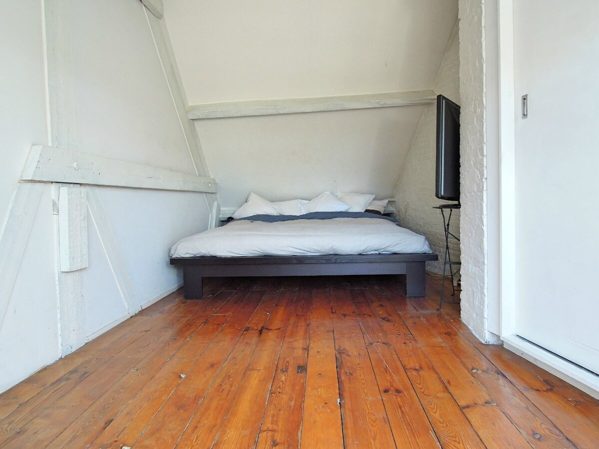 Stijlvol en licht dakappartement van 125 m² in hartje Antwerpen 