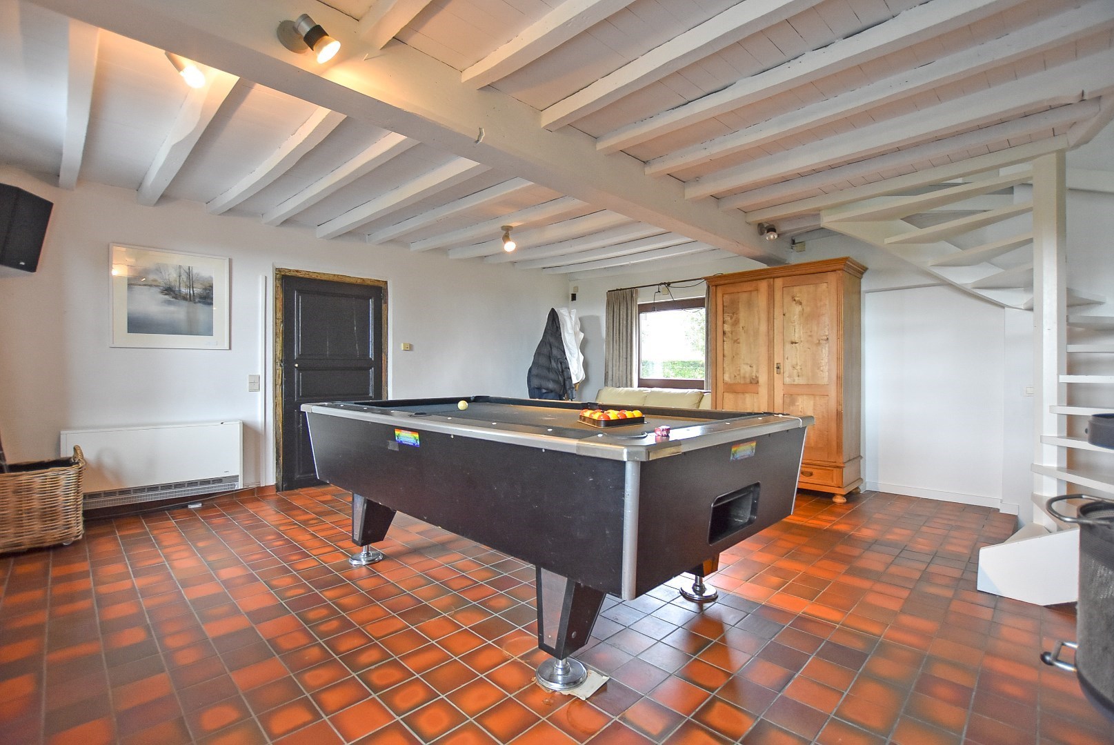 Instapklare woning met loods gelegen in een doodlopende straat 