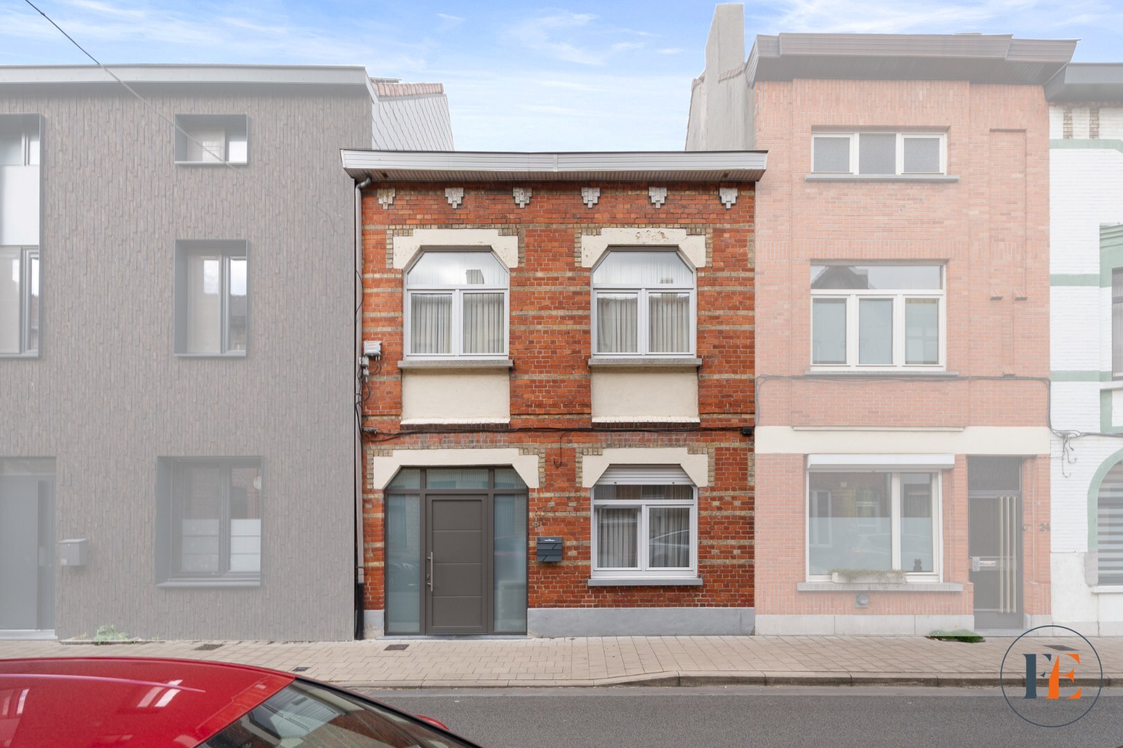 Instapklare eengezinswoning  in de Bloemekenswijk met BEZOEKMOMENT op 17/1 