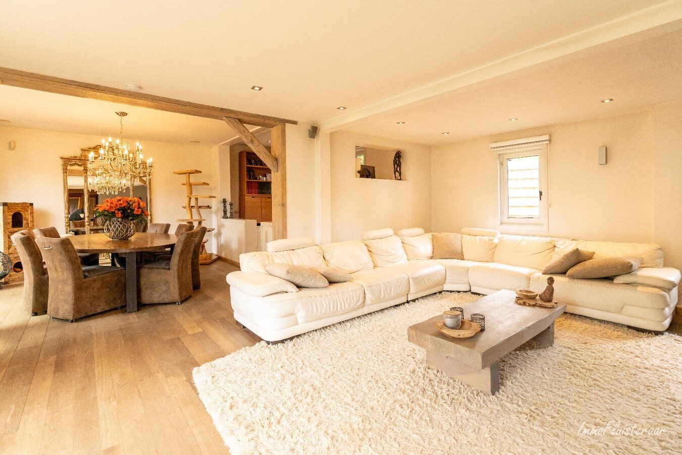 Prachtige villa met hippische accommodatie en binnenpiste op ca. 2ha te Paal 