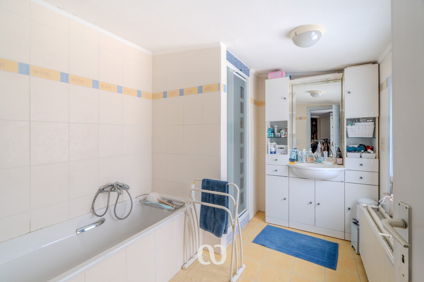 Instapklare woning met zonnepanelen, prachtige tuin en garage 