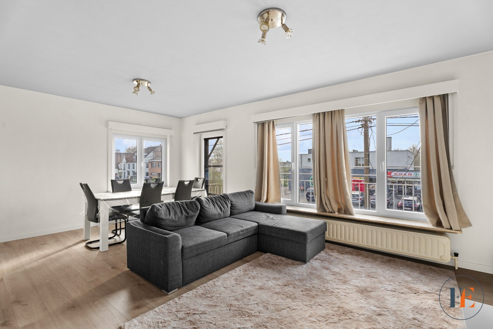 Buitenkans! Duplex appartement  met garage en tuin 