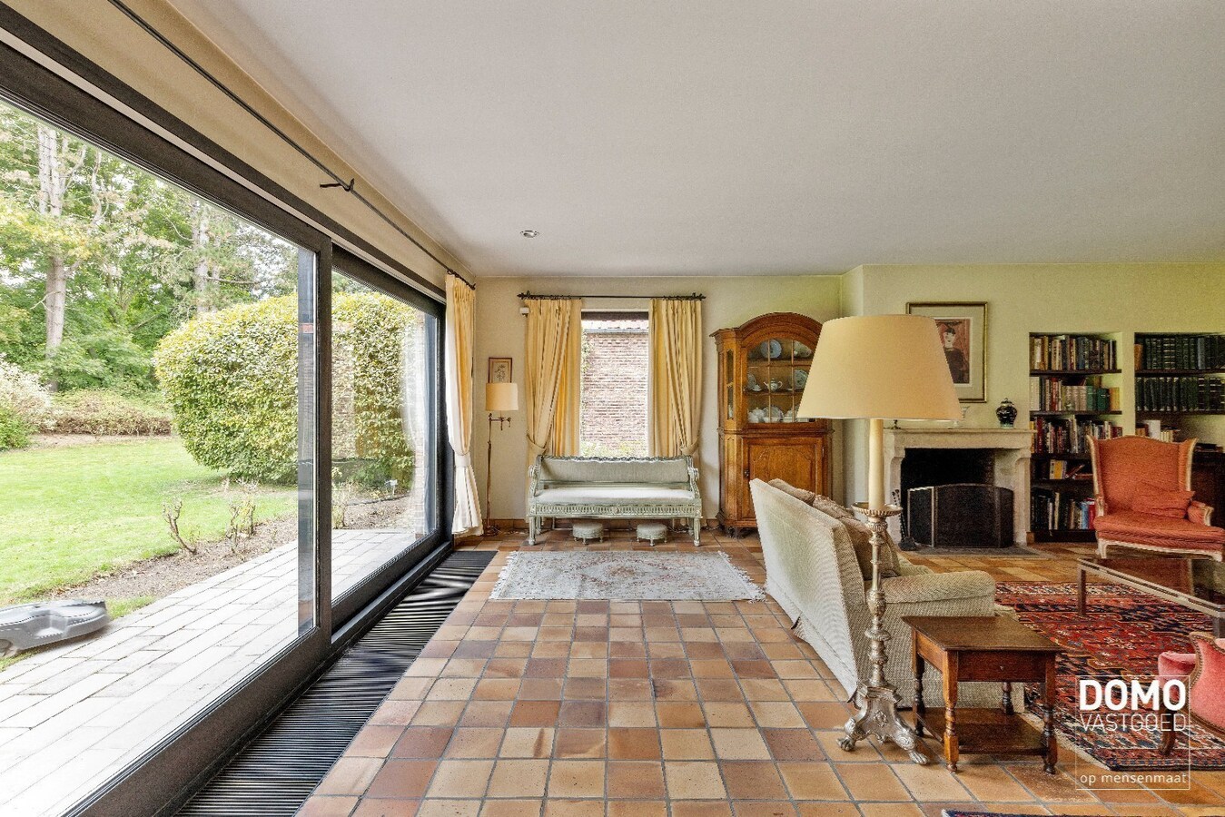 Exclusieve statige open bebouwing met zuid gerichte tuin in het centrum van Kermt (Hasselt) 