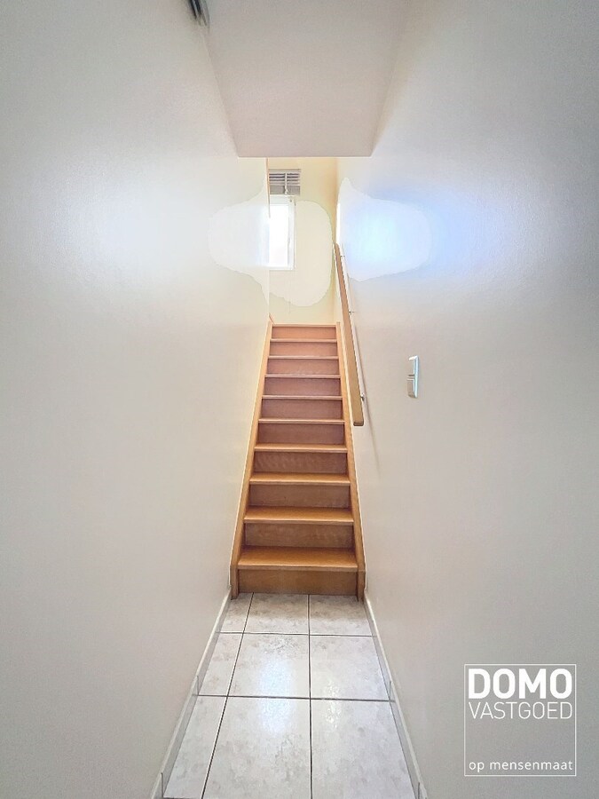 Gezellige en gerenoveerde woning te Stokrooie, gelegen aan het Albertkanaal. 