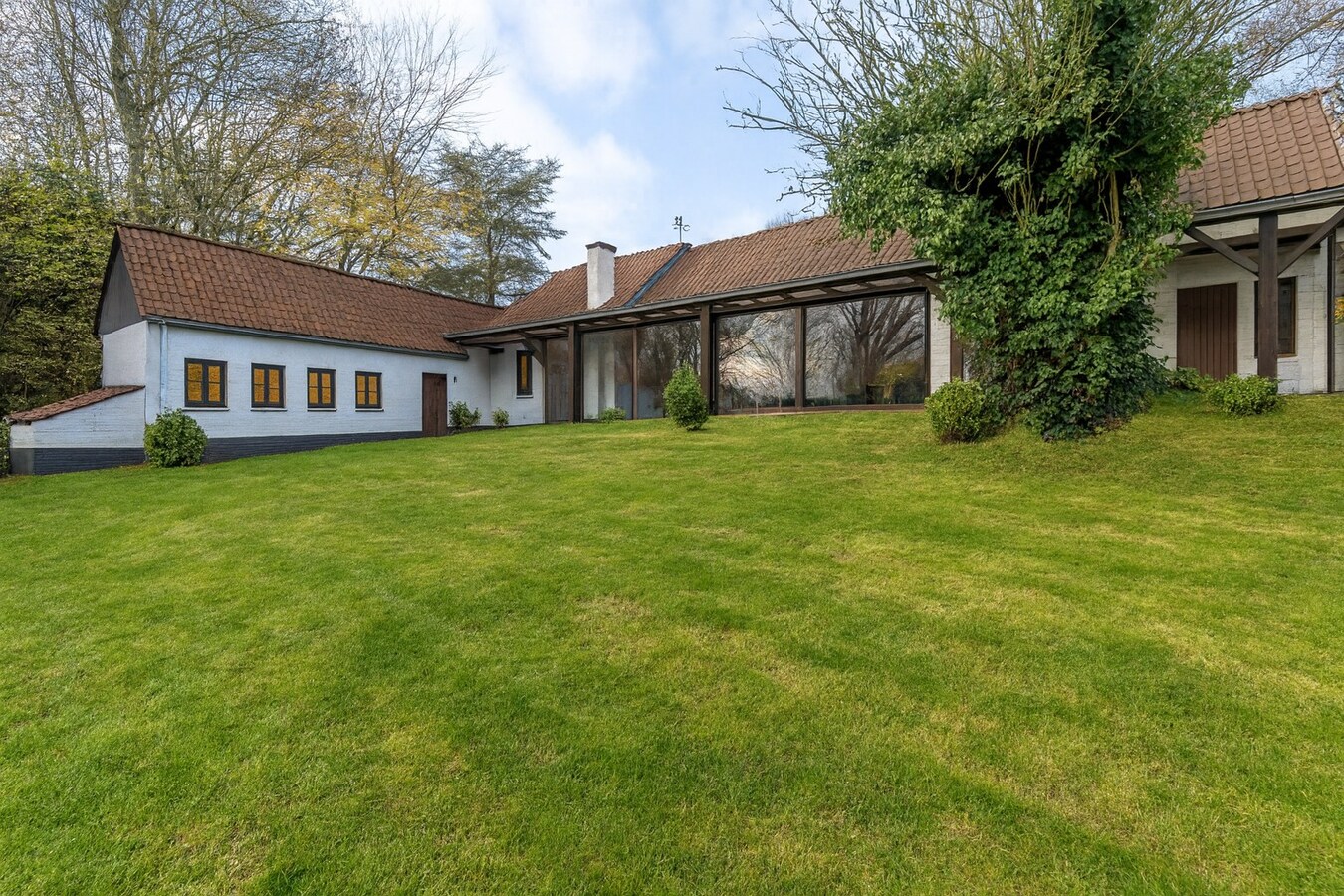 Te renoveren hoeve op sublieme ligging 