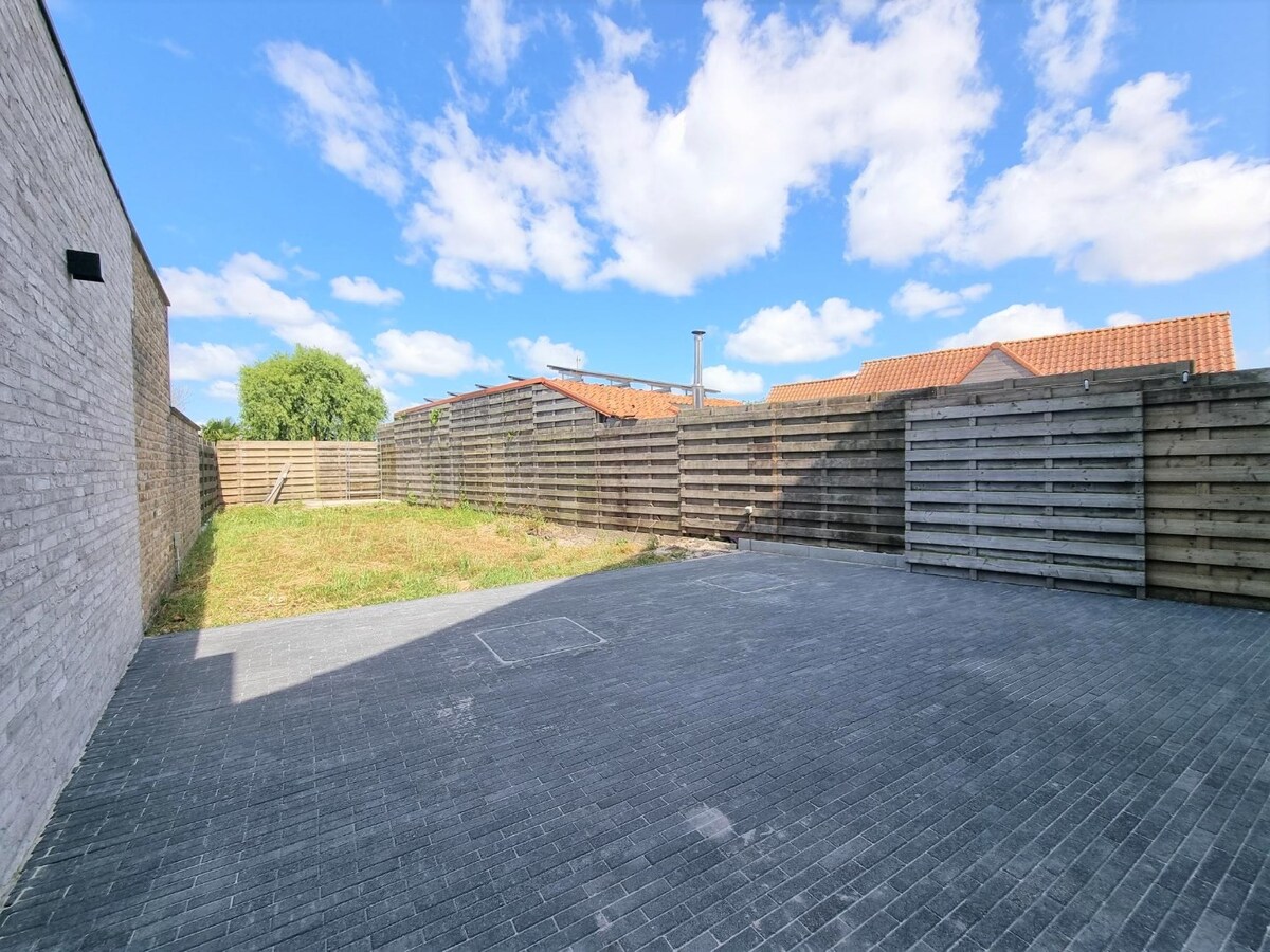 Nieuwbouwwoning met 4 slaapkamers te Ramskapelle 