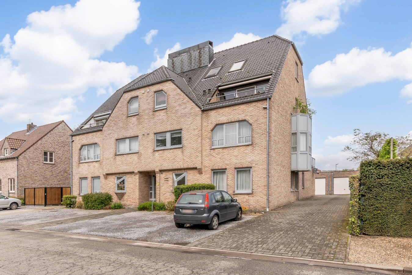 Gelijkvloersappartement met 1 slaapkamer en garage 