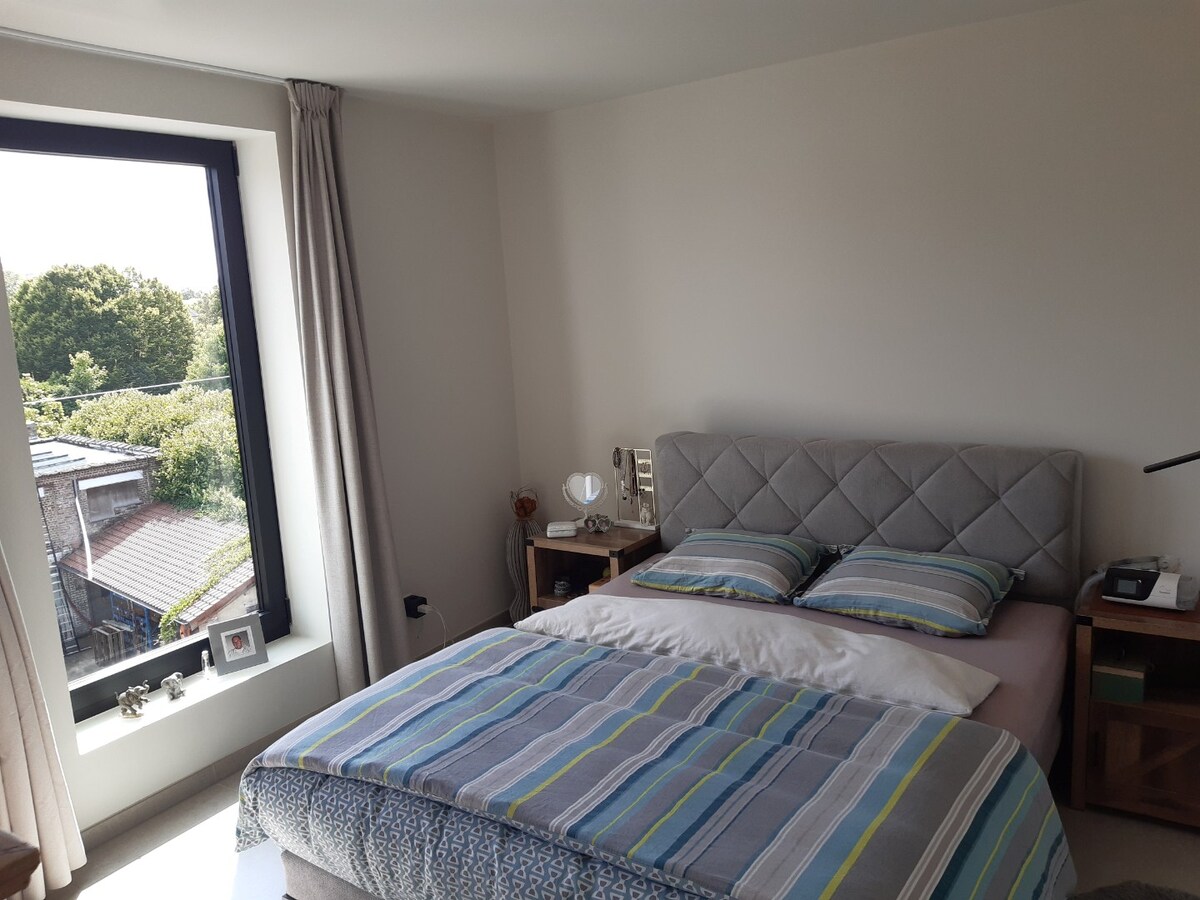 Ruim, energiezuinig 3- slaapkamer appartement. 