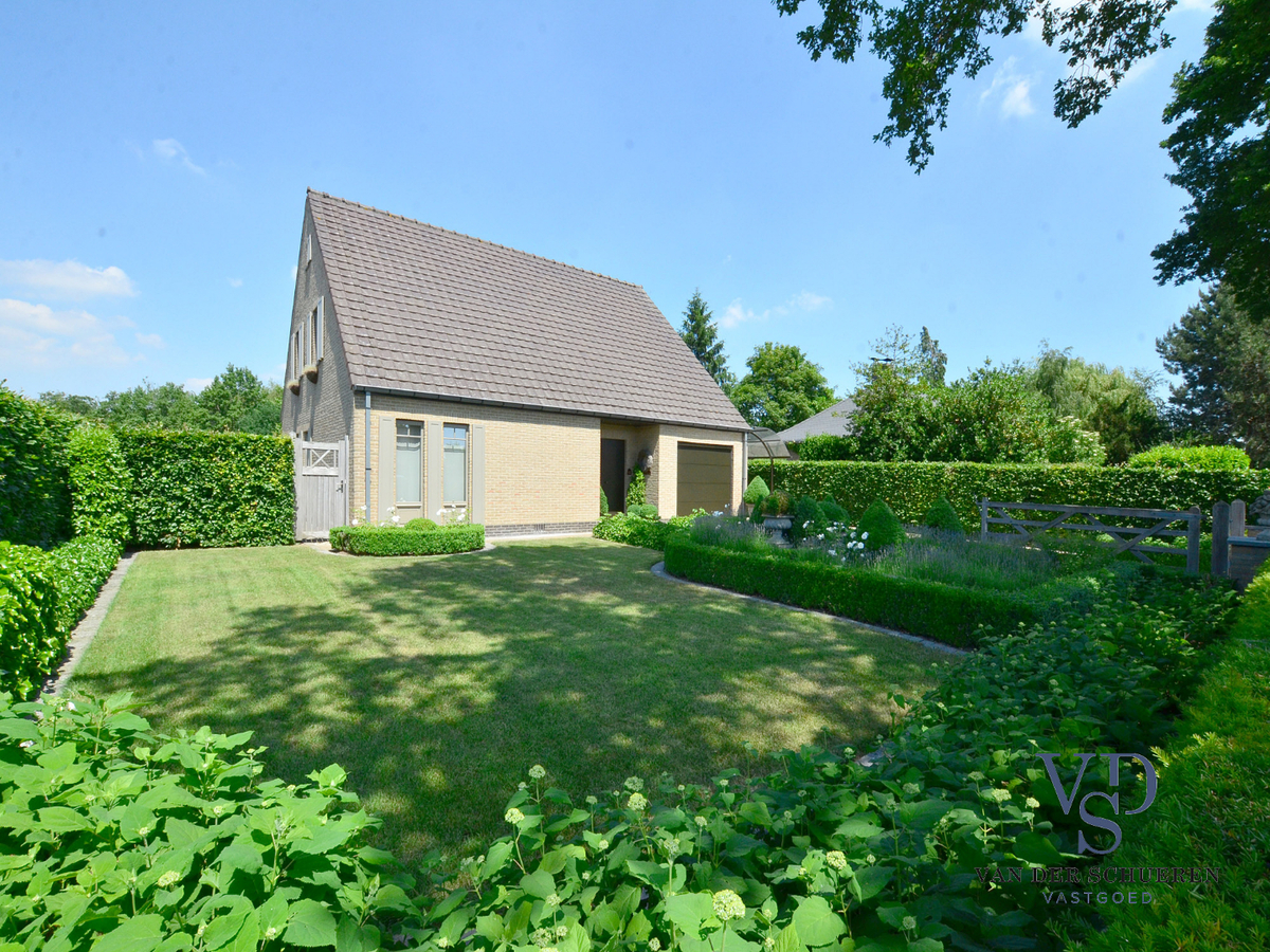 Ruime, tijdloze villa. Uitstekende ligging. 