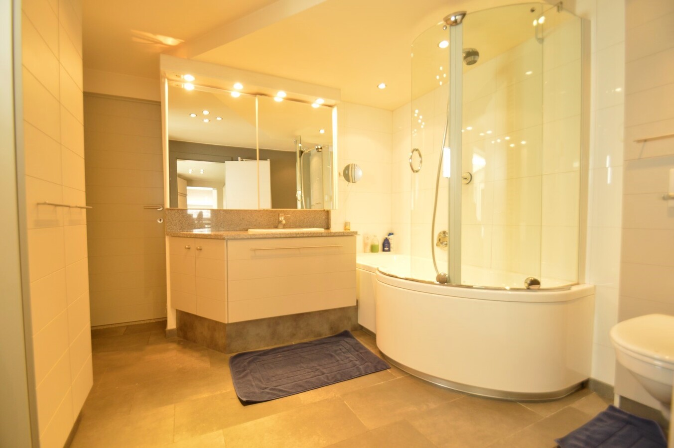 Knappe gezinswoning met dubbele garage - Heist 