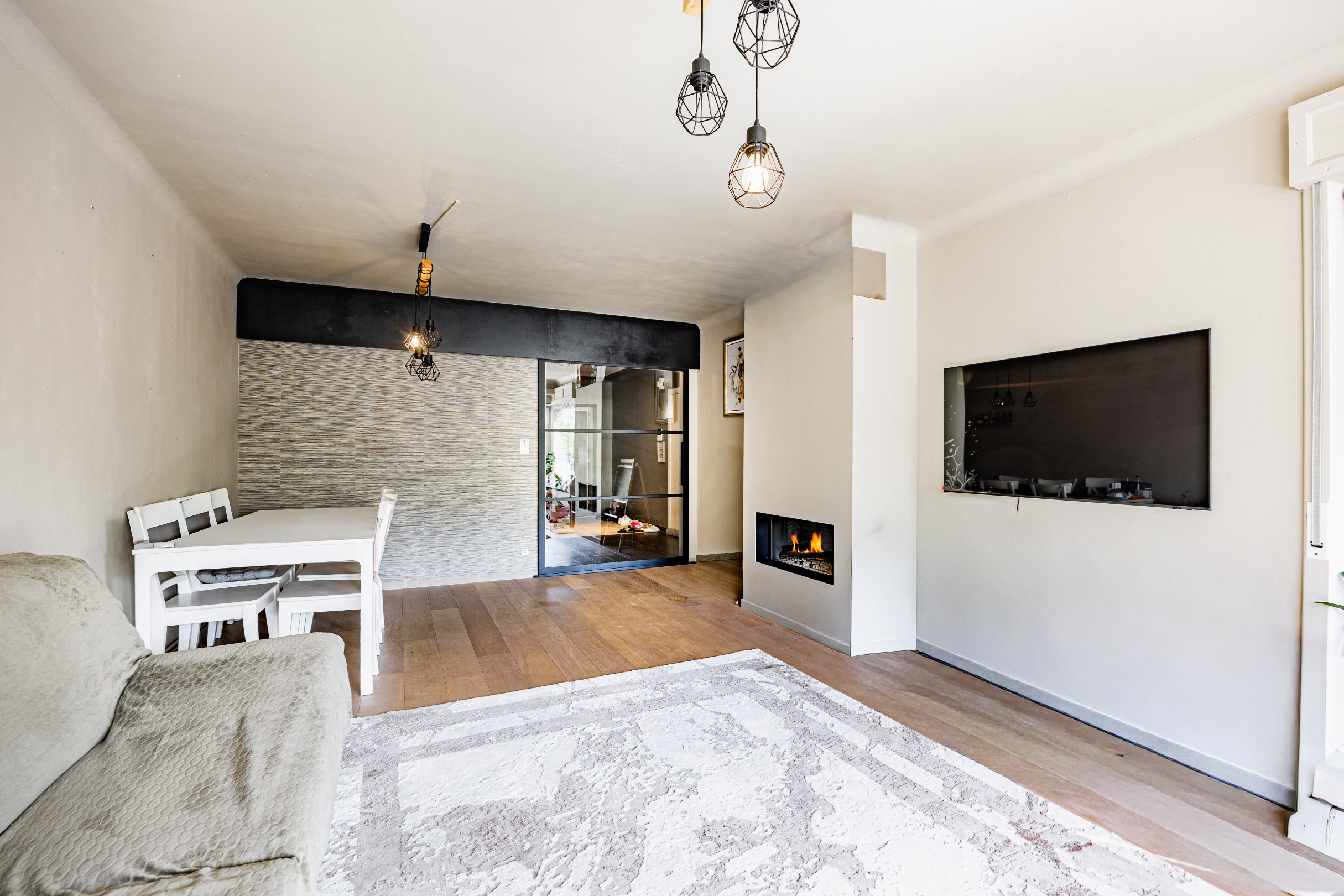Ruim appartement met 3 slaapkamers gelegen op het Maurice Lippensplein te Knokke-Heist. 