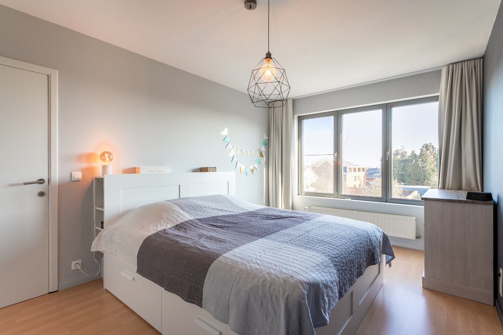 Bel-étage te koop met 3 slpks, terras en garage 