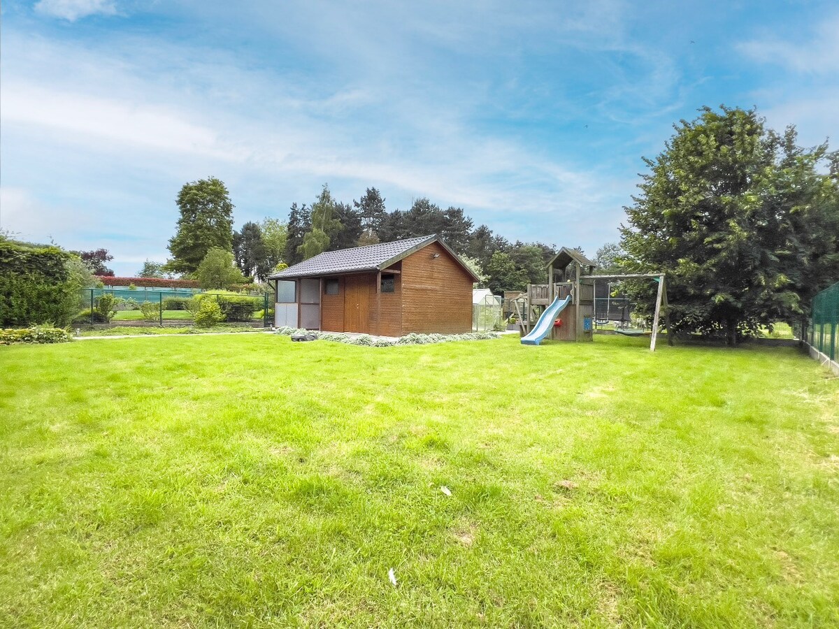 Recente, energiezuinige (label A) villa met groene achteruit te St.-Lievens-Houtem 