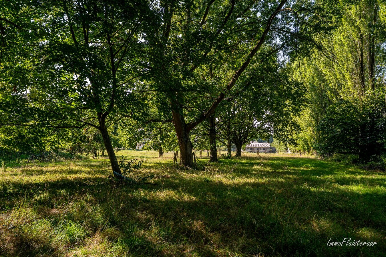 Unieke vierkantshoeve op een landelijke locatie op ca. 3 ha te Herne. 