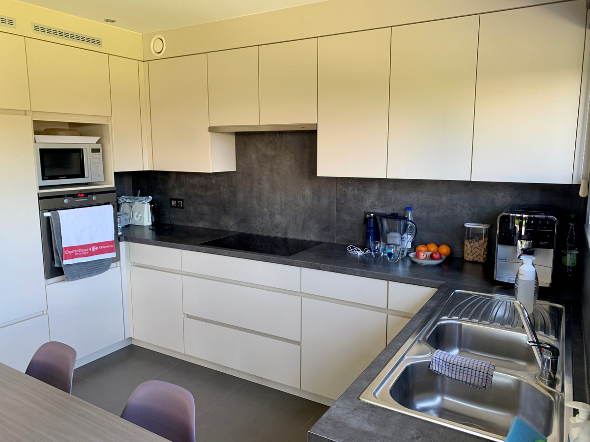 Ruime, eigentijdse Half Open Bebouwing. 