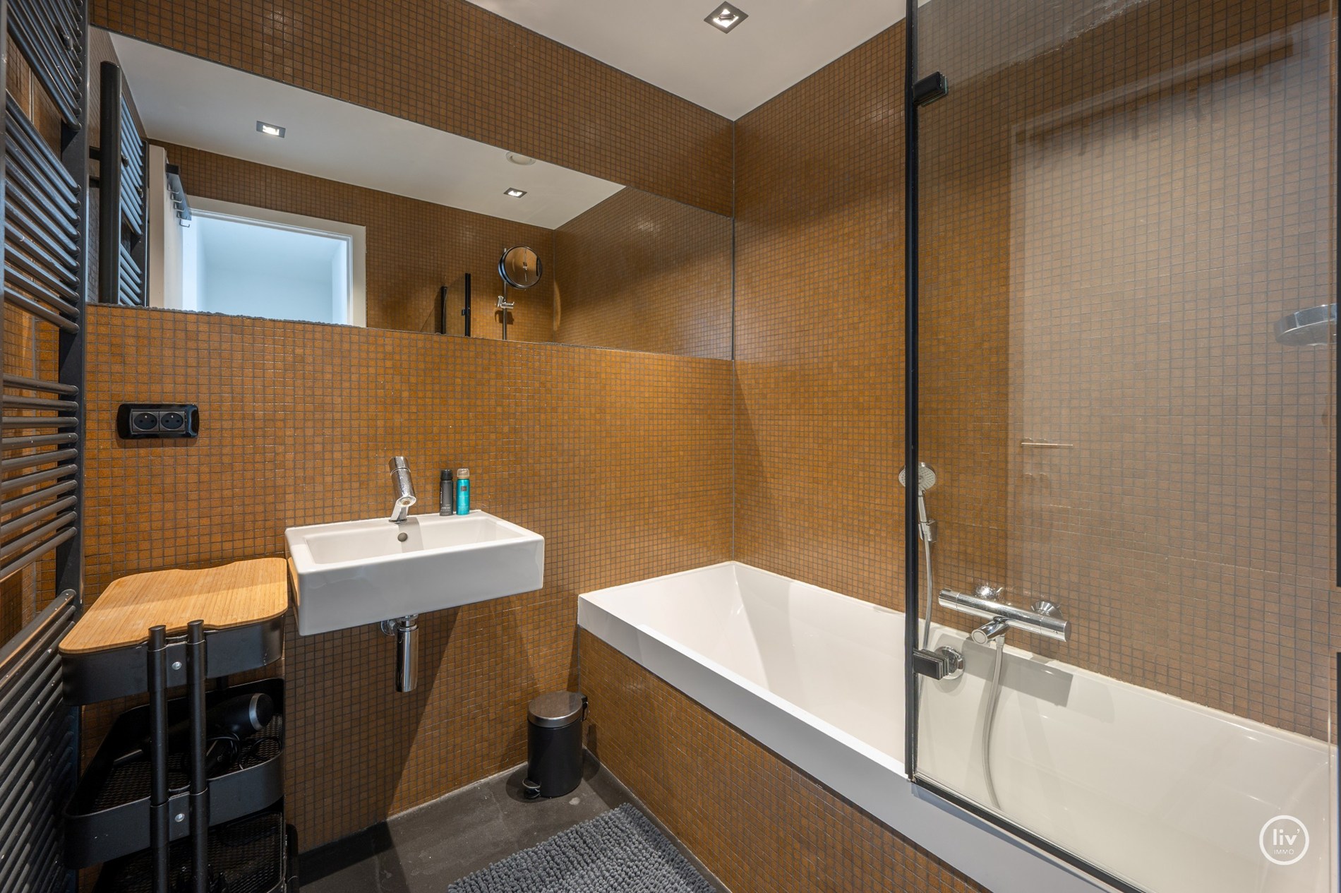 Gemeubeld - Lichtrijk duplex appartement met 2 slaapkamers – Centraal gelegen aan de Zoutelaan in Knokke 