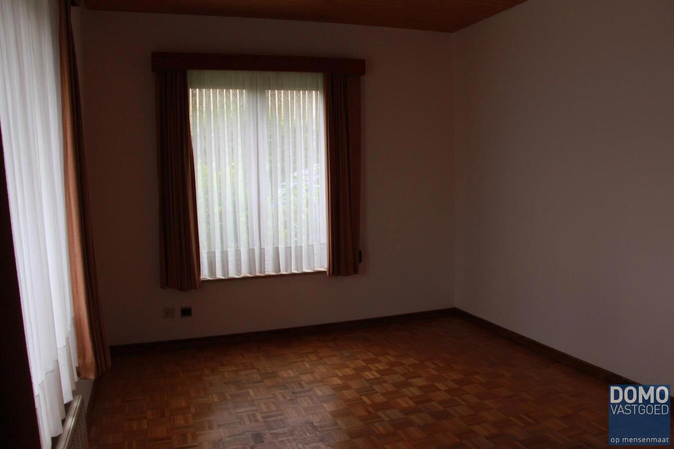 Ruime gelijkvloerse gezinswoning met 2 slaapkamers gelegen te Tuilt-Kuringen 