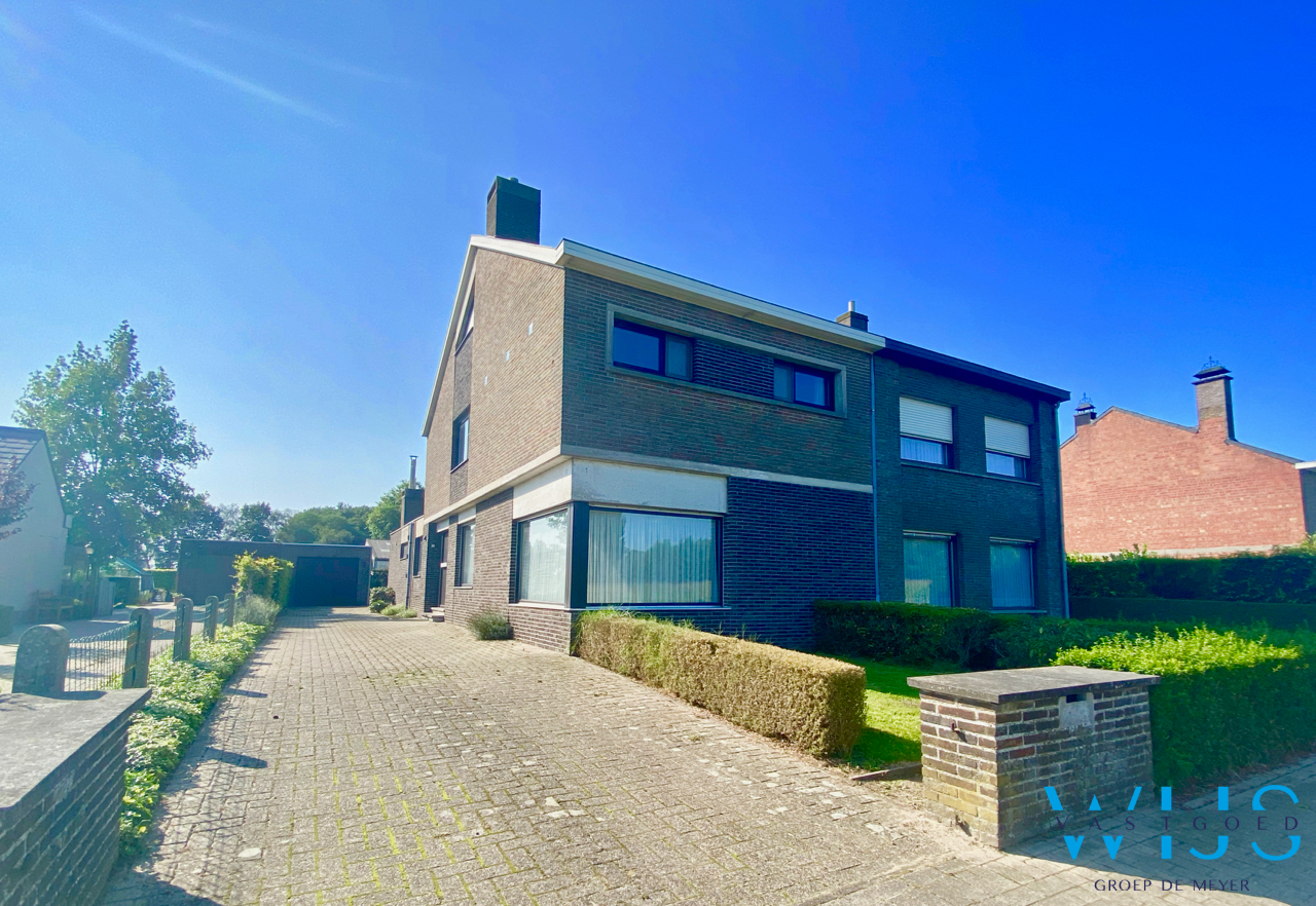 Ruime gezinswoning met 4 slaapkamers te Bassevelde ! 