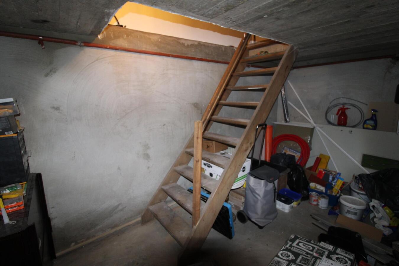 Welgelegen, comfortabel woonhuis met aangename tuin, nabij winkels 