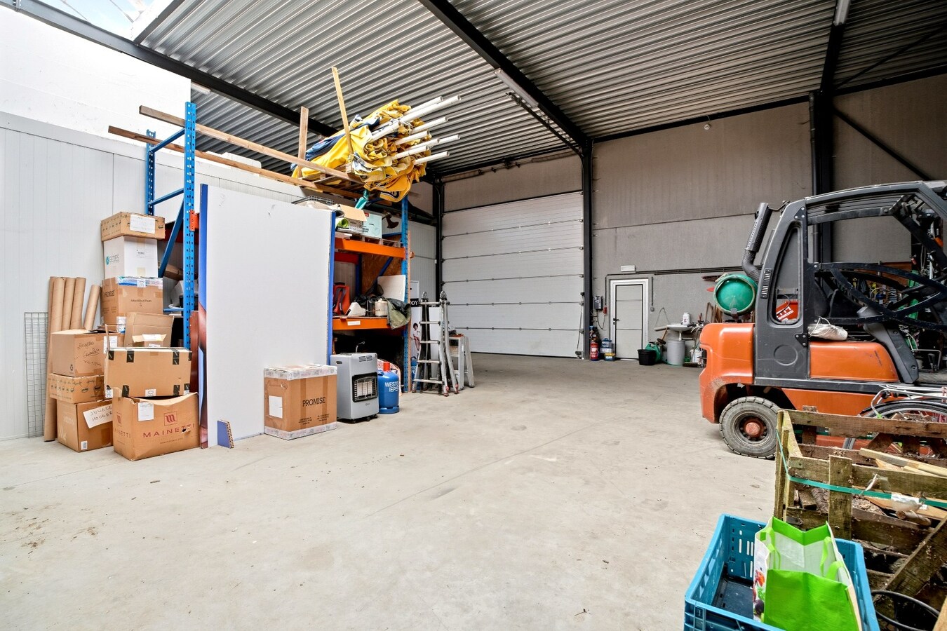 Uniek bedrijfsvastgoed met woonst in Westrozebeke te koop! 