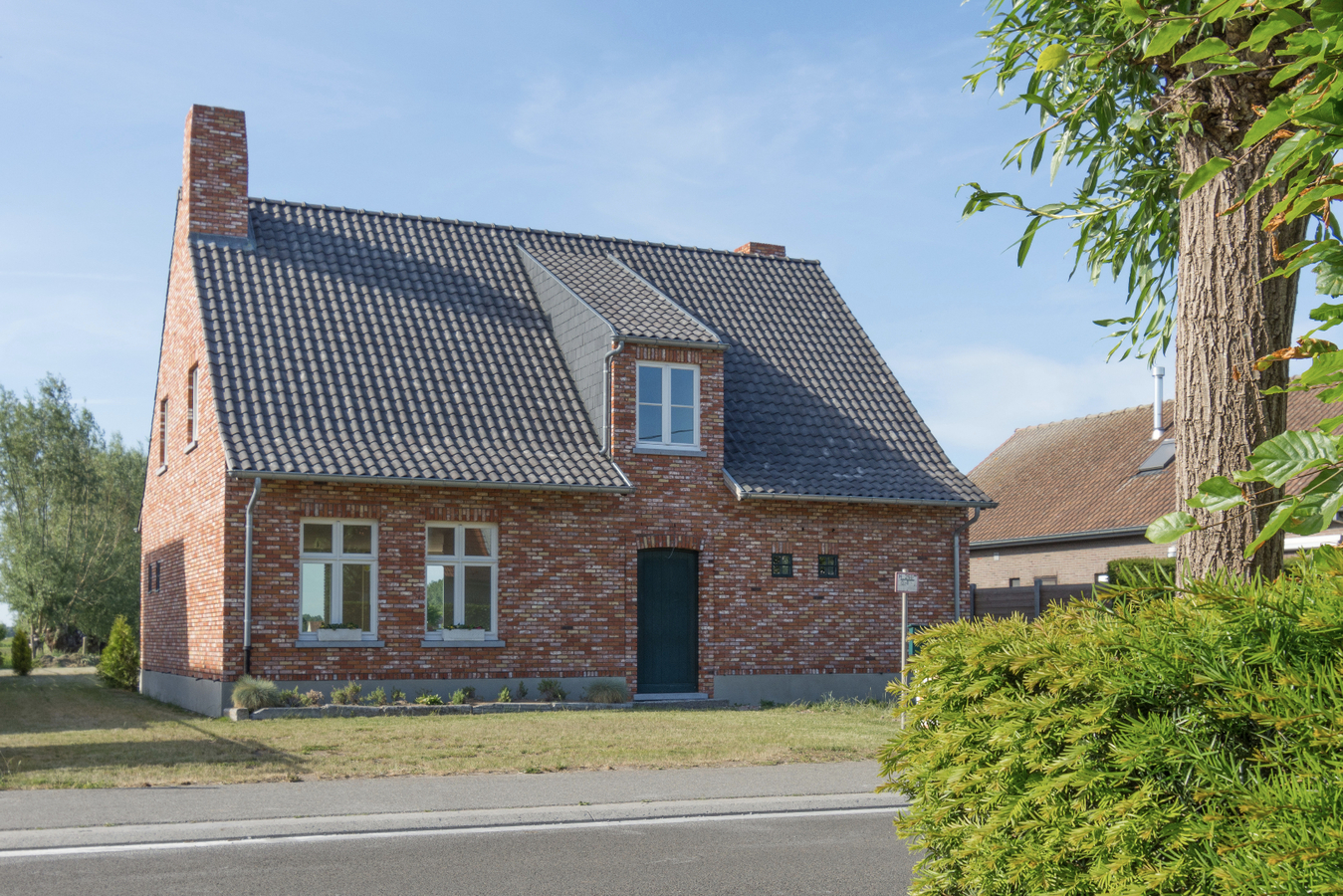 Hoogwaardig afgewerkt landhuis met weids uitzicht 