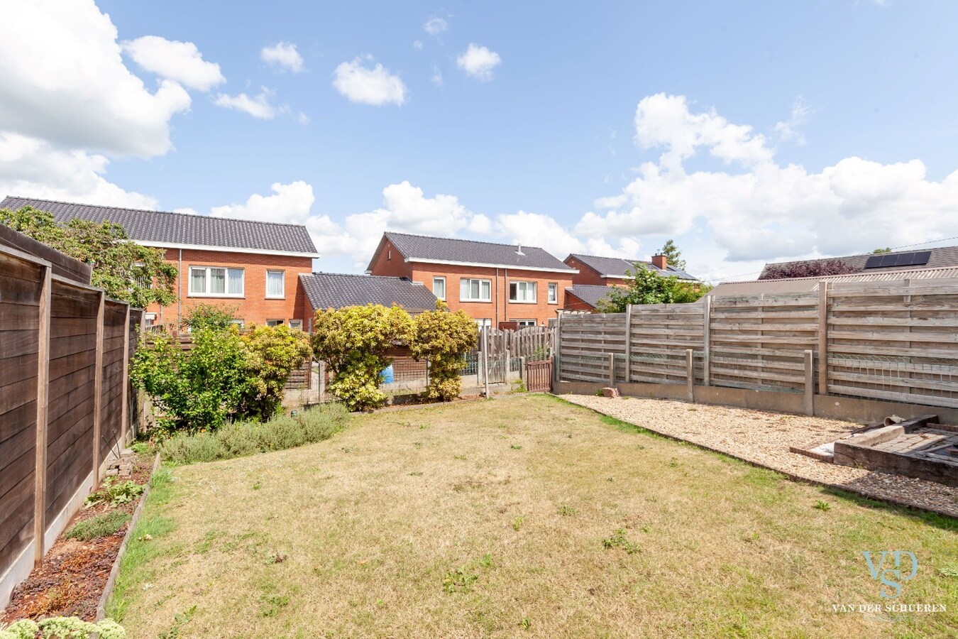 Degelijke Half Open Bebouwing 