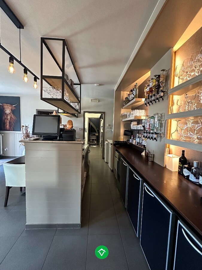 Combinatie wonen &amp; werken: horecazaak met woonst in Eernegem 