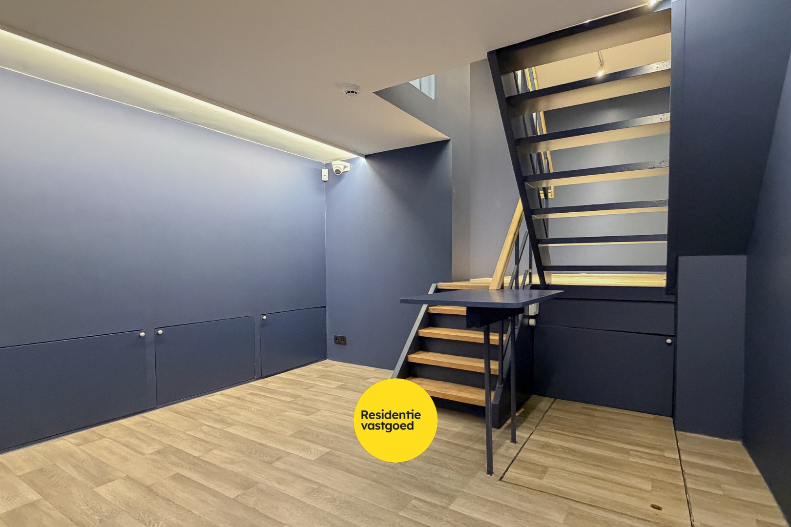 Uitzonderlijke investeringsopportuniteit in Galerij Ter Steeghere – hartje Brugge 