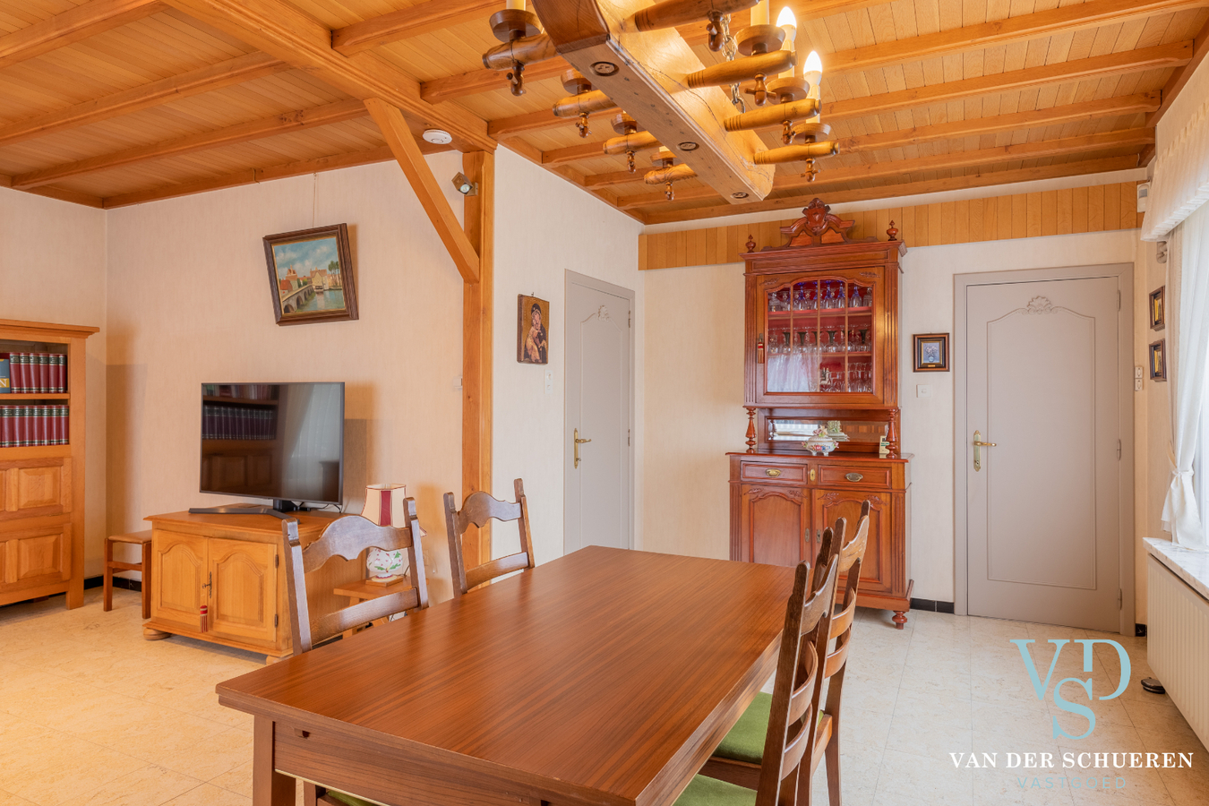 Exceptioneel gelegen eigendom in Makkegem. 