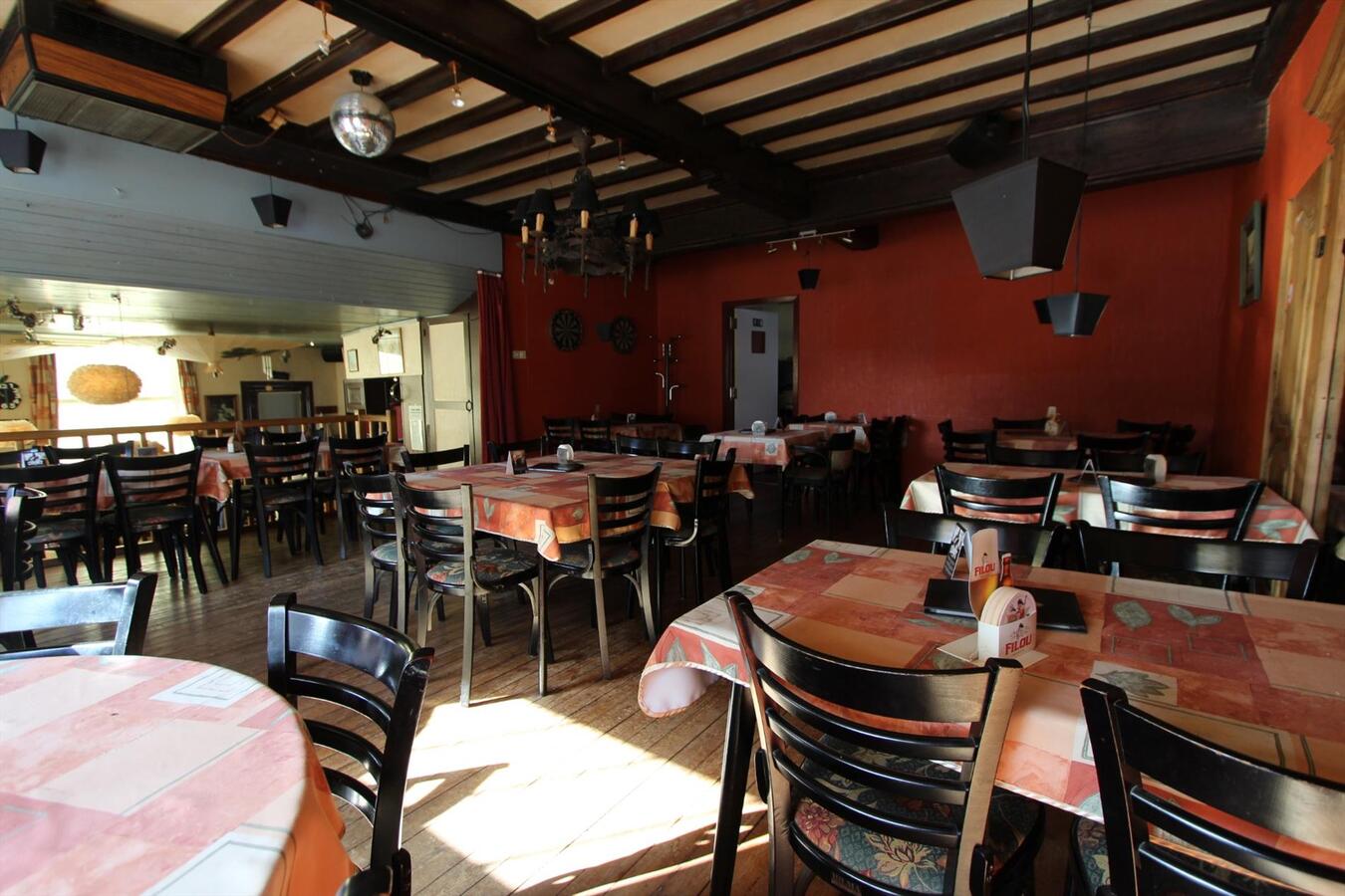 Instapklare café over te nemen te Koekelare 