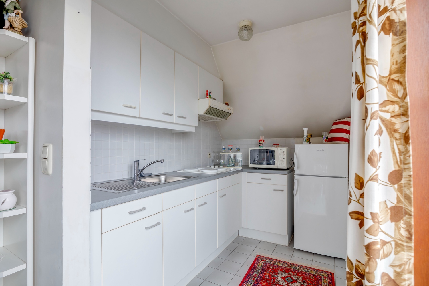 Instapklaar 1 slaapkamer appartement met garage &amp; kelder 