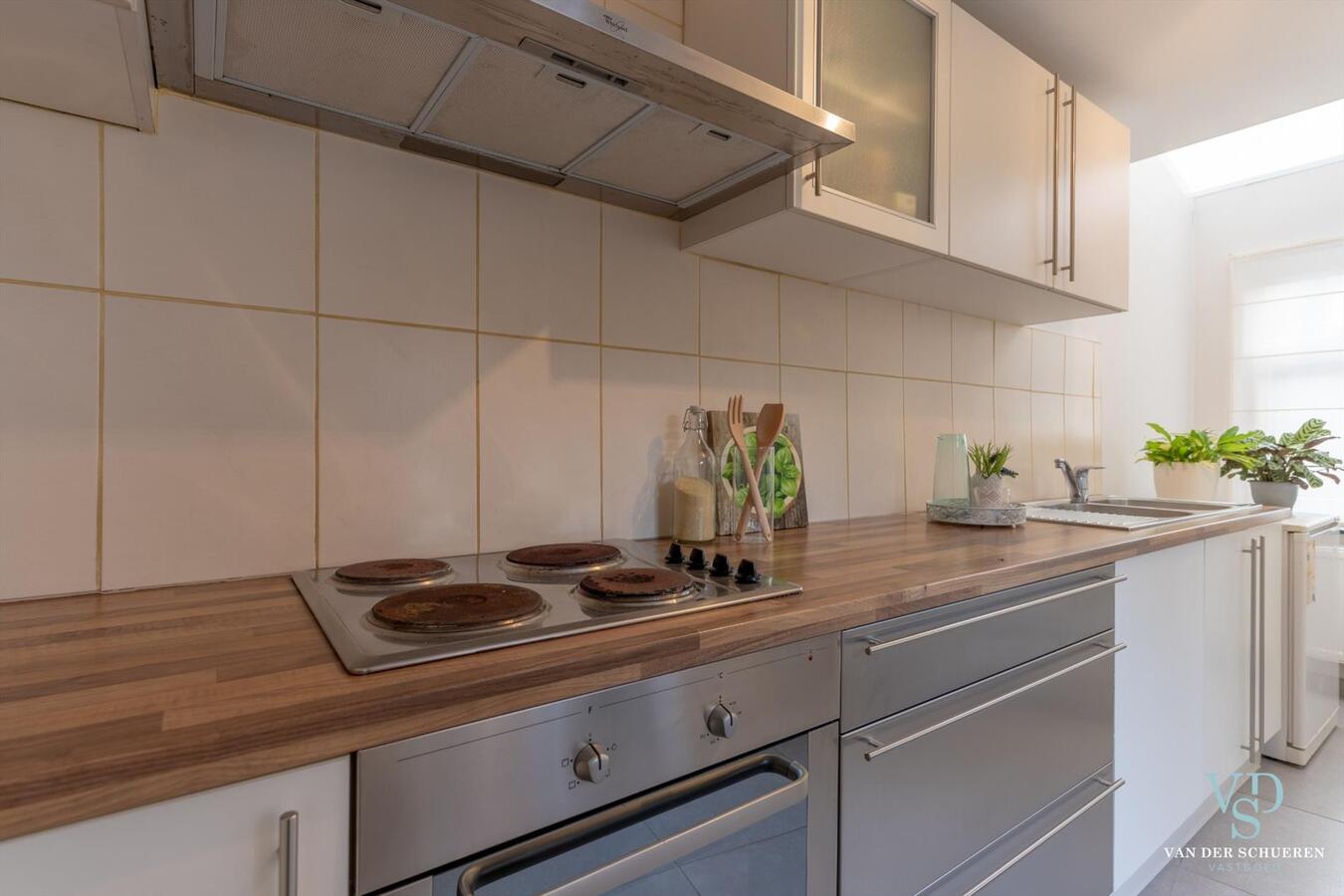 Degelijke, karaktervolle woning met tuintje. UNIEK AANBOD ! 