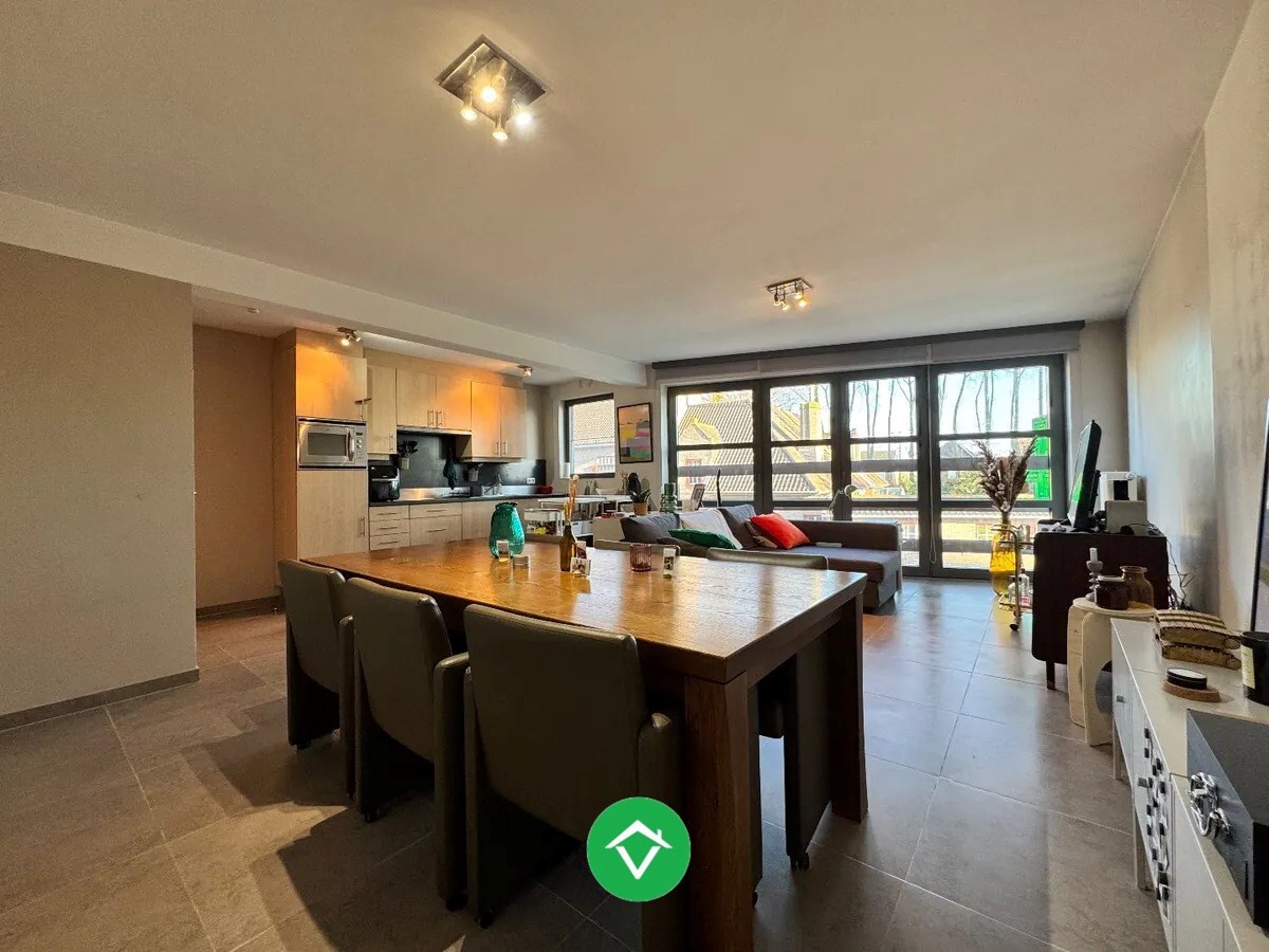 Prachtig appartement met 2 slaapkamers garage en groot terras te Leke 