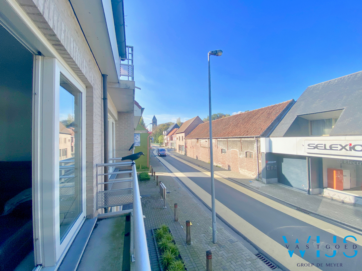 Ruim 3 slaapkamer appartement met garage te ERTVELDE ! 