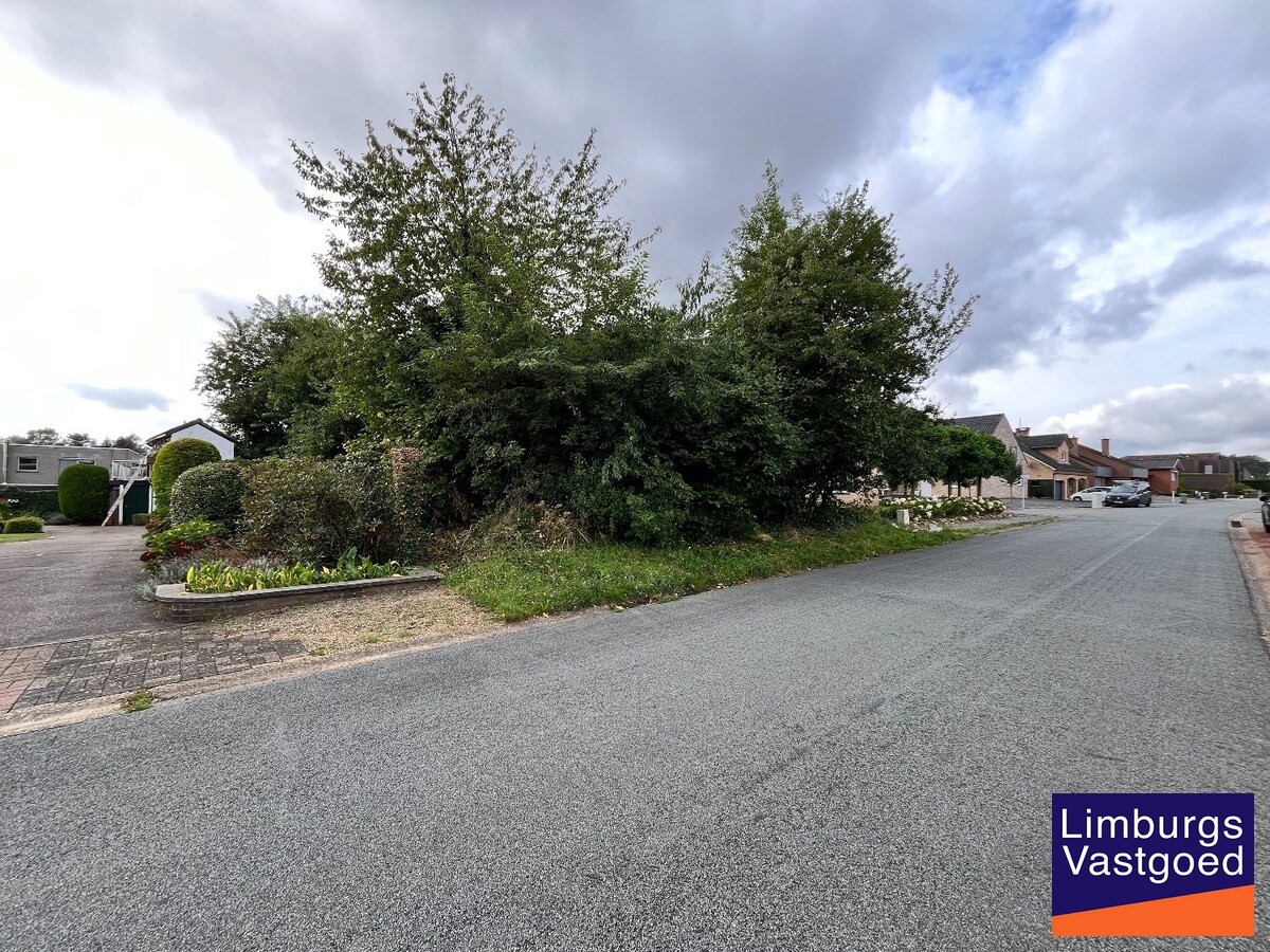 Rustig gelegen bouwgrond (OB), opp. 4a93ca 