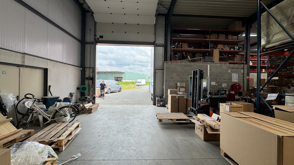 Instapklare bedrijfsunits te huur nabij E313 te Wommelgem