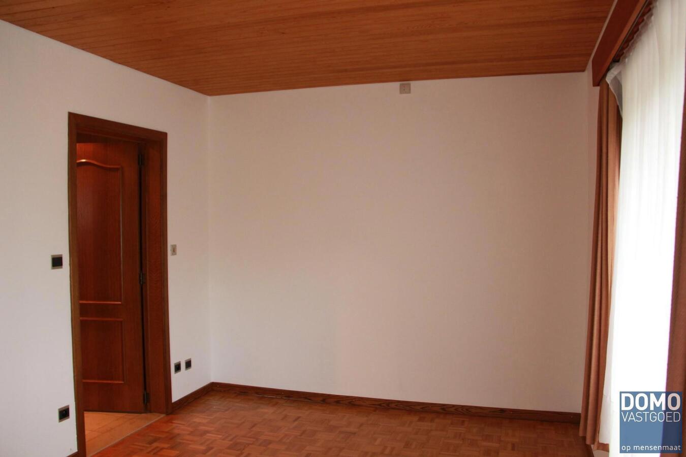 Ruime gelijkvloerse gezinswoning met 2 slaapkamers gelegen te Tuilt-Kuringen 