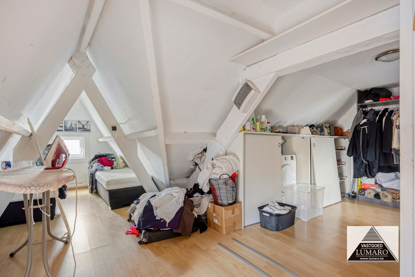 Half-open woning met karakter en grote leefruimtes 