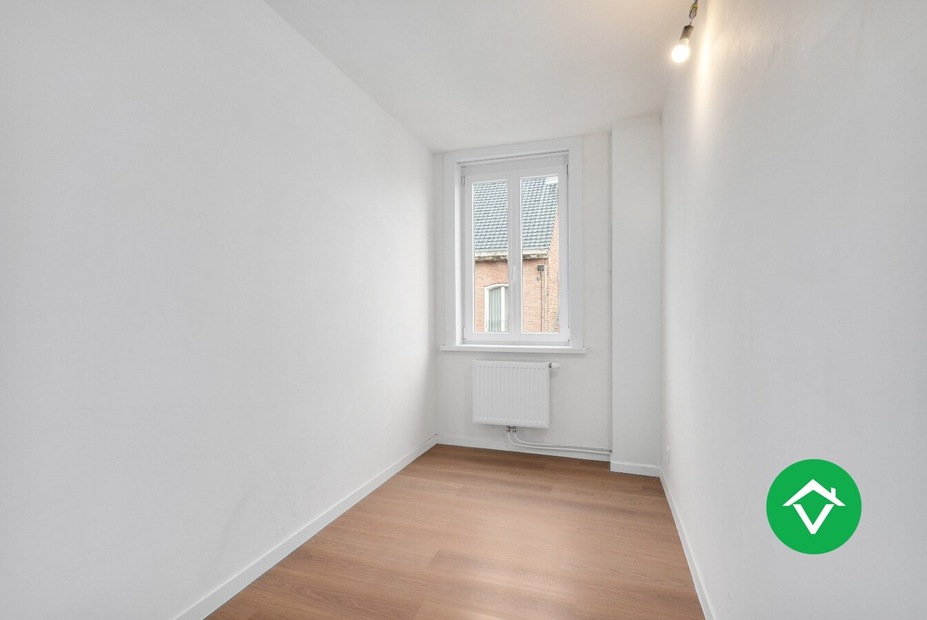 Rijwoning met 4 slaapkamers en stadstuin op centrale ligging te Roeselare 