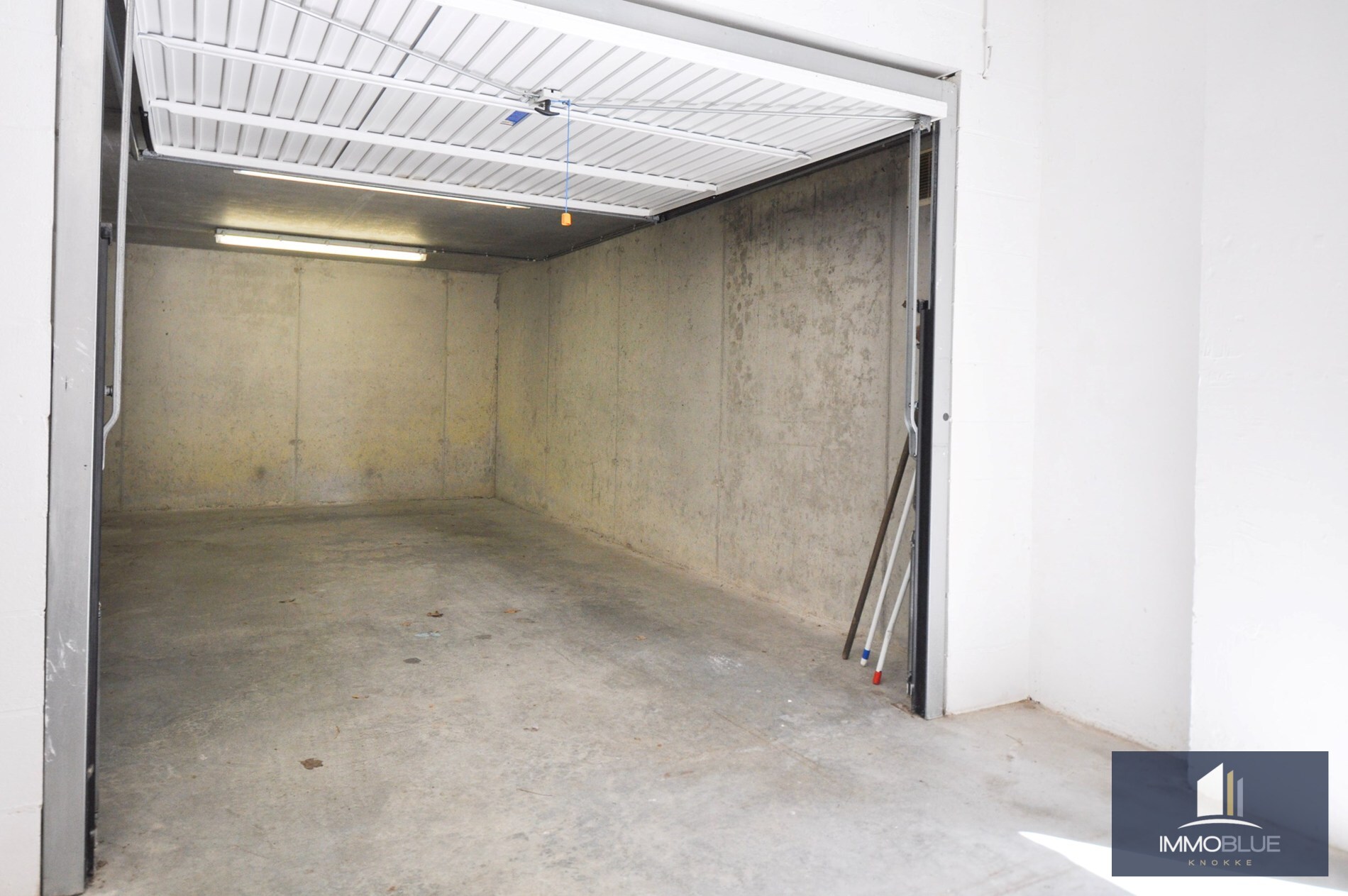 Appartement entièrement rénové avec de grandes terrasses ensoleillées. 