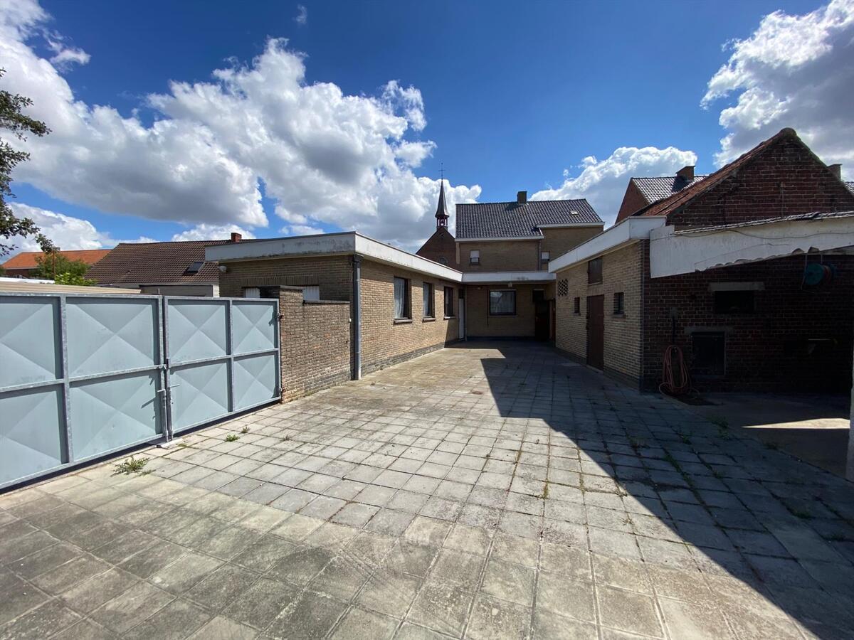 Woning met 3 slaapkamers en bureauruimte te Kortemark 