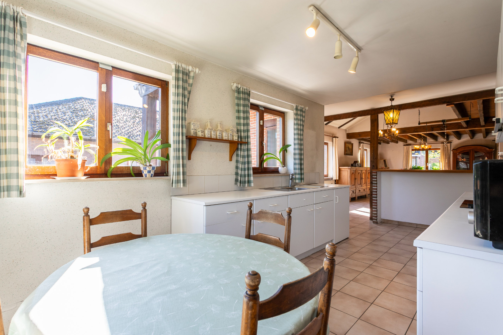Charmante villa met 3 slpk te Halle 