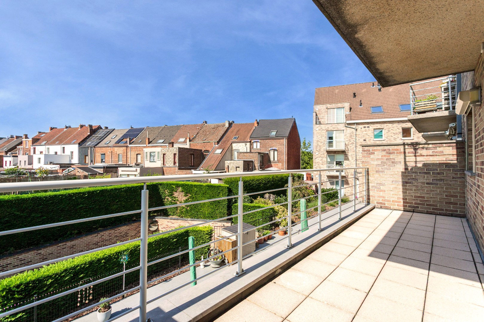 Instapklaar 2 slpk appartement met garage te Halle 